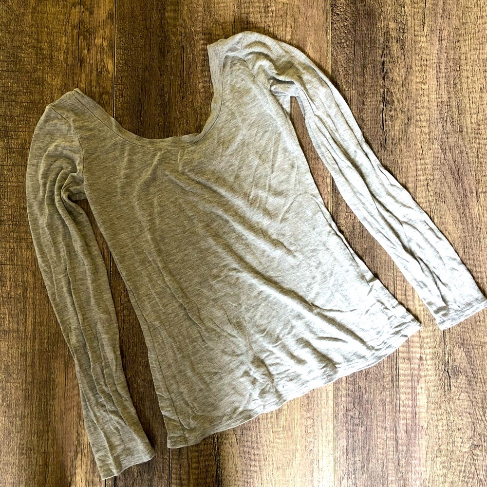 CHARLOTTE RUSSE Long Sleeve Gray Shirt